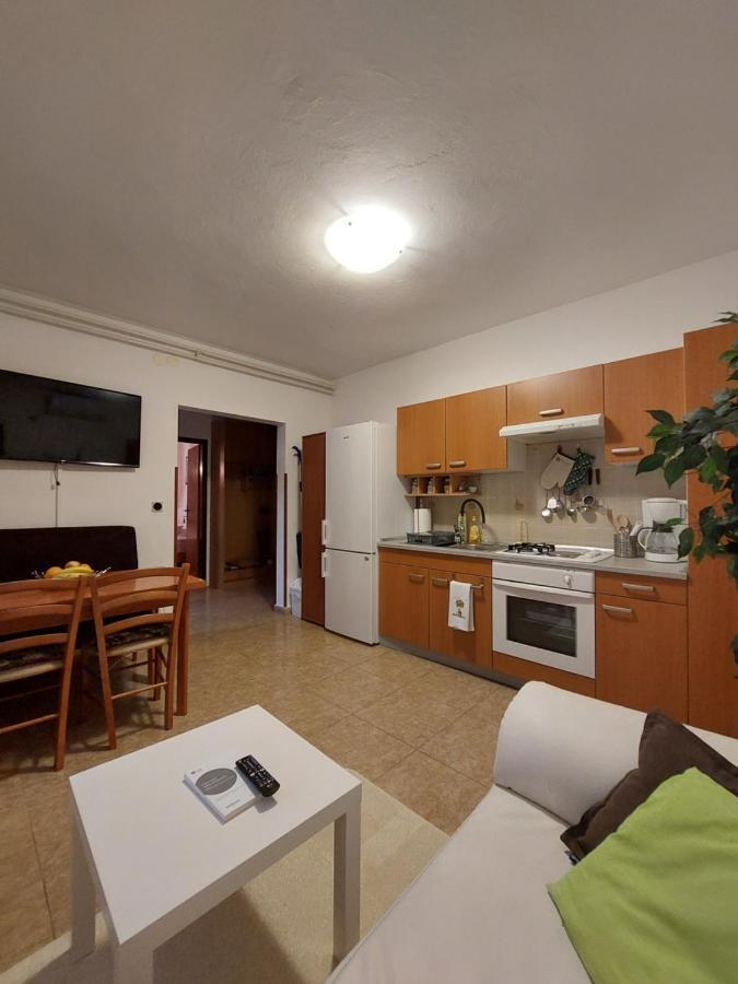 Apartman Gina ラビン エクステリア 写真